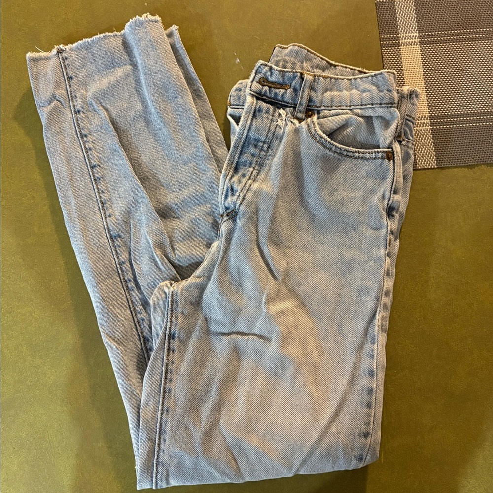 BDG Urban Outfitters Slim Straight Jeans Sz 25/0 Light Wash Raw Hem Button Fly